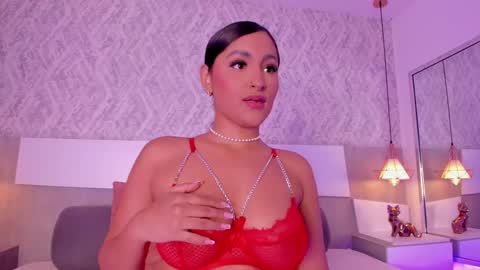 Snapshot of aishapeyton chatting on 12/15/25, 02:27 Aisha online show from 12/15/25, 02:27