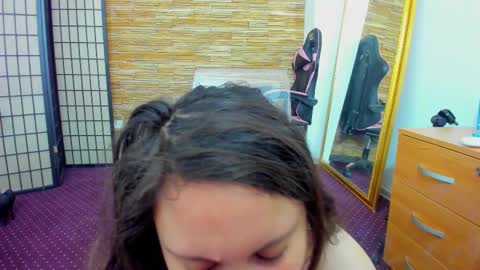 Aisha online show from 12/19/25, 06:20