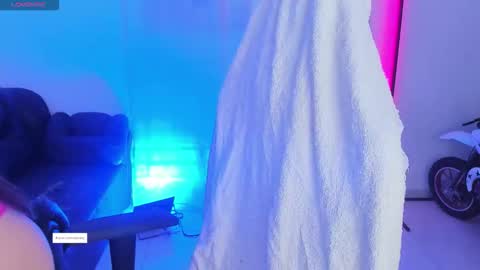 aishelyng20 online show from 11/23/25, 05:24