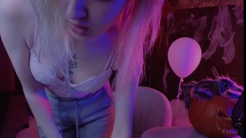 Snapshot of aishiro chatting on 10/27/25, 07:34 aishiro online show from 10/27/25, 07:34