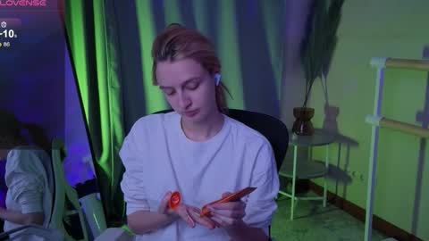 Snapshot of aishiro chatting on 11/28/25, 09:12 aishiro online show from 11/28/25, 09:12