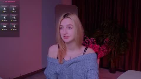 Snapshot of aishiro chatting on 12/01/25, 01:38 aishiro online show from 12/01/25, 01:38