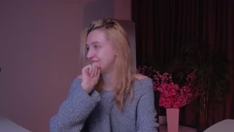 Snapshot of aishiro chatting on 12/02/25, 01:50 aishiro online show from 12/02/25, 01:50