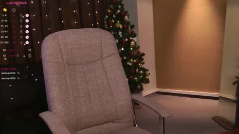 Snapshot of aishiro chatting on 12/15/25, 02:21 aishiro online show from 12/15/25, 02:21