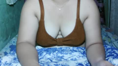 Snapshot of aislahrose chatting on 01/16/25, 05:21 rosie online show from 01/16/25, 05:21