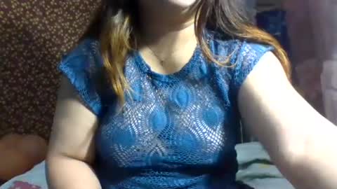 Snapshot of aislahrose chatting on 02/21/25, 06:59 rosie online show from 02/21/25, 06:59