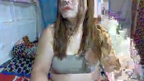 Snapshot of aislahrose chatting on 09/11/25, 01:17 rosie online show from 09/11/25, 01:17