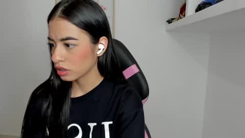 VALENTINA  independent online show from 02/13/25, 10:11