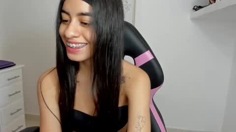 VALENTINA  independent online show from 03/06/25, 12:32