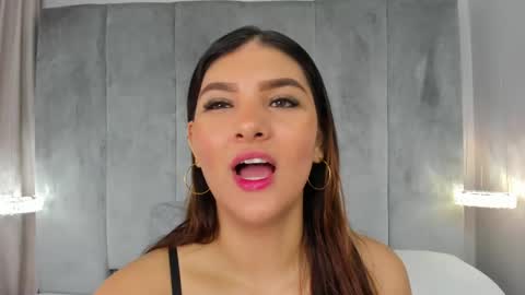 Snapshot of aitanajones1_ chatting on 05/20/26, 11:05 Aitana online show from 05/20/26, 11:05