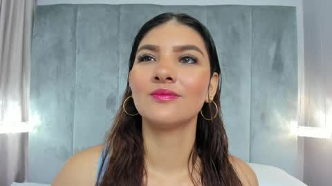 Snapshot of aitanajones1_ chatting on 05/28/26, 10:45 Aitana online show from 05/28/26, 10:45