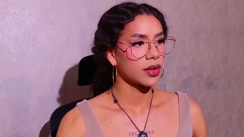 Snapshot of aivadumont chatting on 02/08/26, 07:17 Queen Dumont online show from 02/08/26, 07:17