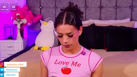 Snapshot of aivadumont chatting on 02/20/26, 01:35 Queen Dumont online show from 02/20/26, 01:35