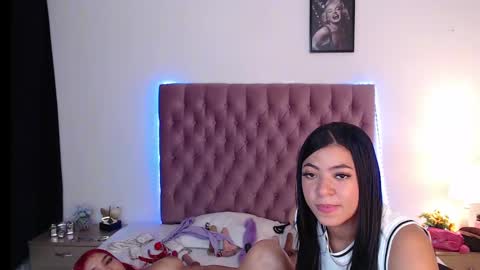 Snapshot of aixa_shaw chatting on 01/08/25, 11:19 AIXA online show from 01/08/25, 11:19