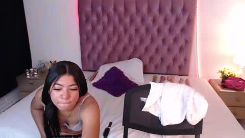 Snapshot of aixa_shaw chatting on 01/16/25, 10:44 AIXA online show from 01/16/25, 10:44