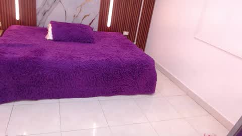 Snapshot of aixa_shaw chatting on 09/11/25, 12:16 AIXA online show from 09/11/25, 12:16