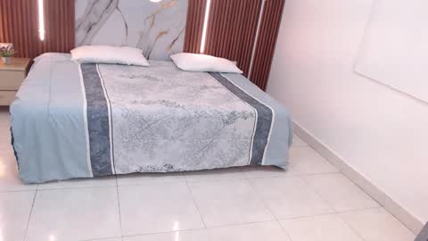 Snapshot of aixa_shaw chatting on 09/17/25, 12:07 AIXA online show from 09/17/25, 12:07