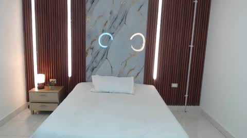 Snapshot of aixa_shaw chatting on 09/21/25, 12:07 AIXA online show from 09/21/25, 12:07