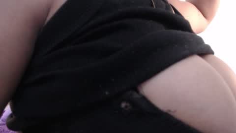 Snapshot of aixa_shaw chatting on 11/21/25, 12:37 AIXA online show from 11/21/25, 12:37