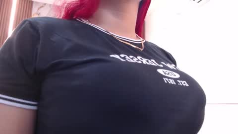 Snapshot of aixa_shaw chatting on 11/22/25, 12:15 AIXA online show from 11/22/25, 12:15