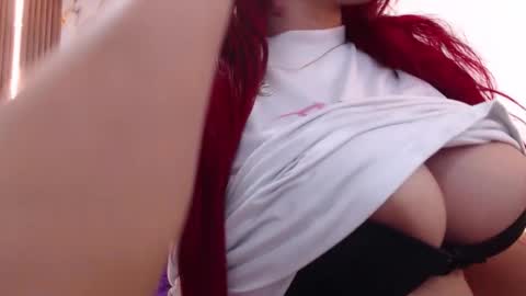 Snapshot of aixa_shaw chatting on 12/02/25, 12:21 AIXA online show from 12/02/25, 12:21