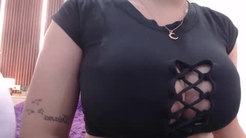 Snapshot of aixa_shaw chatting on 12/04/25, 12:14 AIXA online show from 12/04/25, 12:14