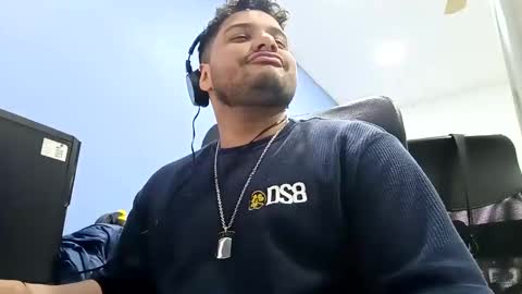 Snapshot of aj_cooper90_ chatting on 01/22/25, 04:44 Esteban online show from 01/22/25, 04:44