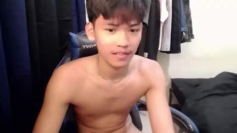 aj_daksxx online show from 04/10/26, 12:16