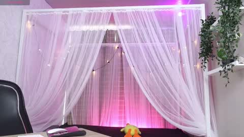             online show from 10/13/25, 08:42