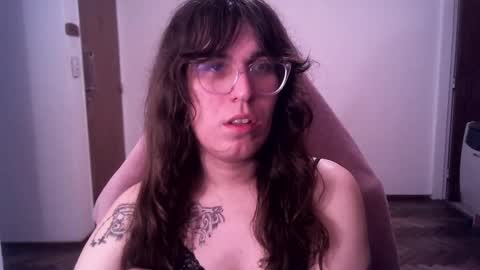 Snapshot of akamedolle chatting on 11/03/25, 05:52 Veronica Akame 3 online show from 11/03/25, 05:52