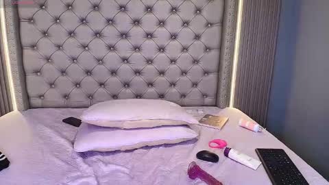 akane_sa online show from 12/04/25, 02:10