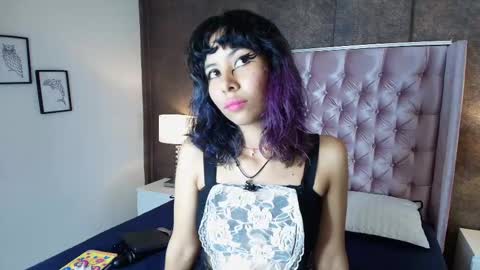 Snapshot of akane_uwu chatting on 02/18/25, 12:49 A K A N E U W U online show from 02/18/25, 12:49