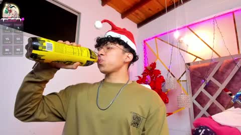 Snapshot of akazaboy chatting on 12/24/24, 04:11 akazaboy online show from 12/24/24, 04:11