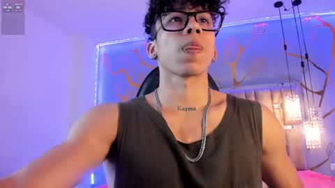 Snapshot of akazaboy chatting on 09/15/25, 08:09 akazaboy online show from 09/15/25, 08:09