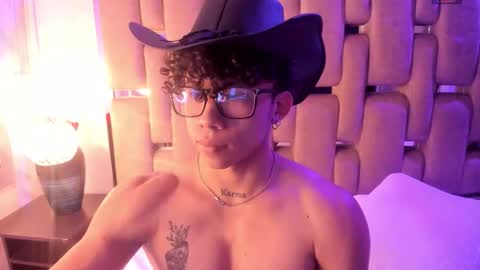 Snapshot of akazaboy chatting on 11/15/25, 08:49 akazaboy online show from 11/15/25, 08:49