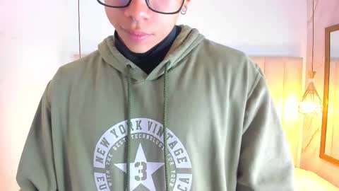 Snapshot of akazaboy chatting on 11/28/25, 04:26 akazaboy online show from 11/28/25, 04:26