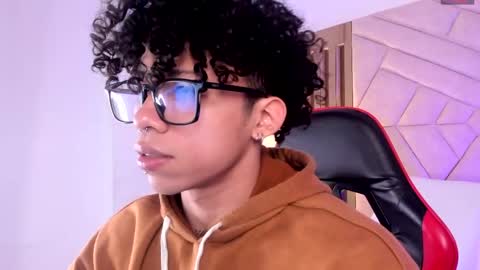 akazaboy online show from 04/04/26, 04:33