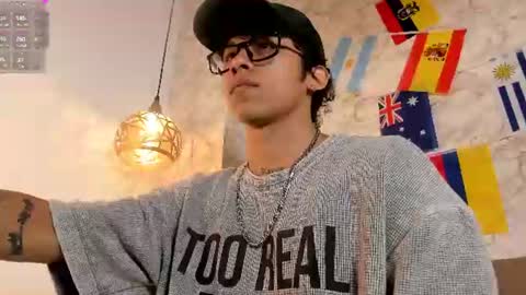 Snapshot of akazaboy chatting on 06/26/26, 05:34 akazaboy online show from 06/26/26, 05:34