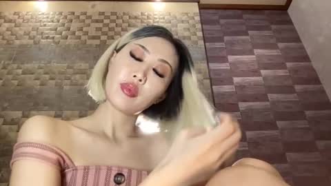 Akemi online show from 09/30/25, 09:42