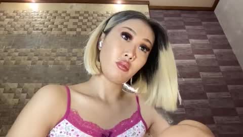 Akemi online show from 10/21/25, 09:59