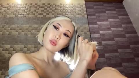 Akemi online show from 11/08/25, 10:41