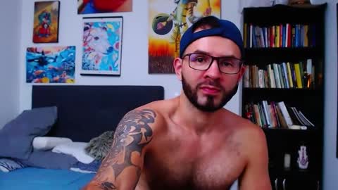 Snapshot of akiles_r chatting on 12/13/24, 10:23 akiles online show from 12/13/24, 10:23