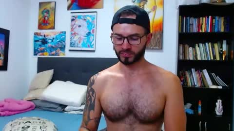 Snapshot of akiles_r chatting on 12/19/24, 01:07 akiles online show from 12/19/24, 01:07