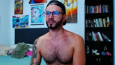 Snapshot of akiles_r chatting on 01/07/25, 01:06 akiles online show from 01/07/25, 01:06