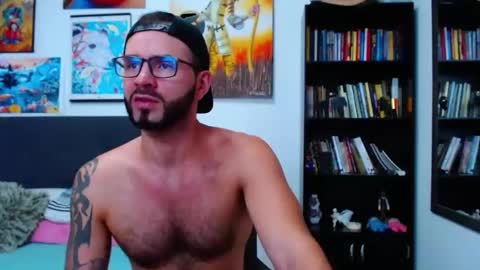 Snapshot of akiles_r chatting on 01/13/25, 10:56 akiles online show from 01/13/25, 10:56