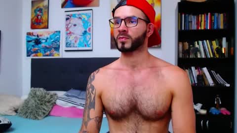 Snapshot of akiles_r chatting on 01/14/25, 10:23 akiles online show from 01/14/25, 10:23