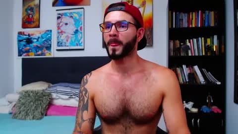 Snapshot of akiles_r chatting on 01/28/25, 10:12 akiles online show from 01/28/25, 10:12