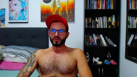 Snapshot of akiles_r chatting on 01/31/25, 02:48 akiles online show from 01/31/25, 02:48