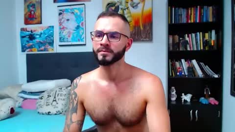 Snapshot of akiles_r chatting on 02/06/25, 07:51 akiles online show from 02/06/25, 07:51