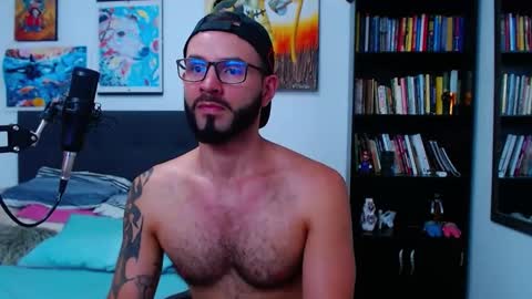 Snapshot of akiles_r chatting on 02/20/25, 10:59 akiles online show from 02/20/25, 10:59